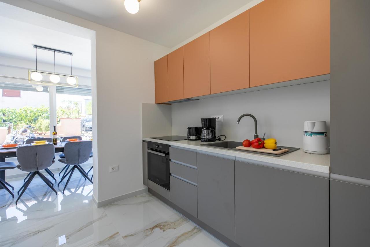 Apartman Suzi พูลา ภายนอก รูปภาพ