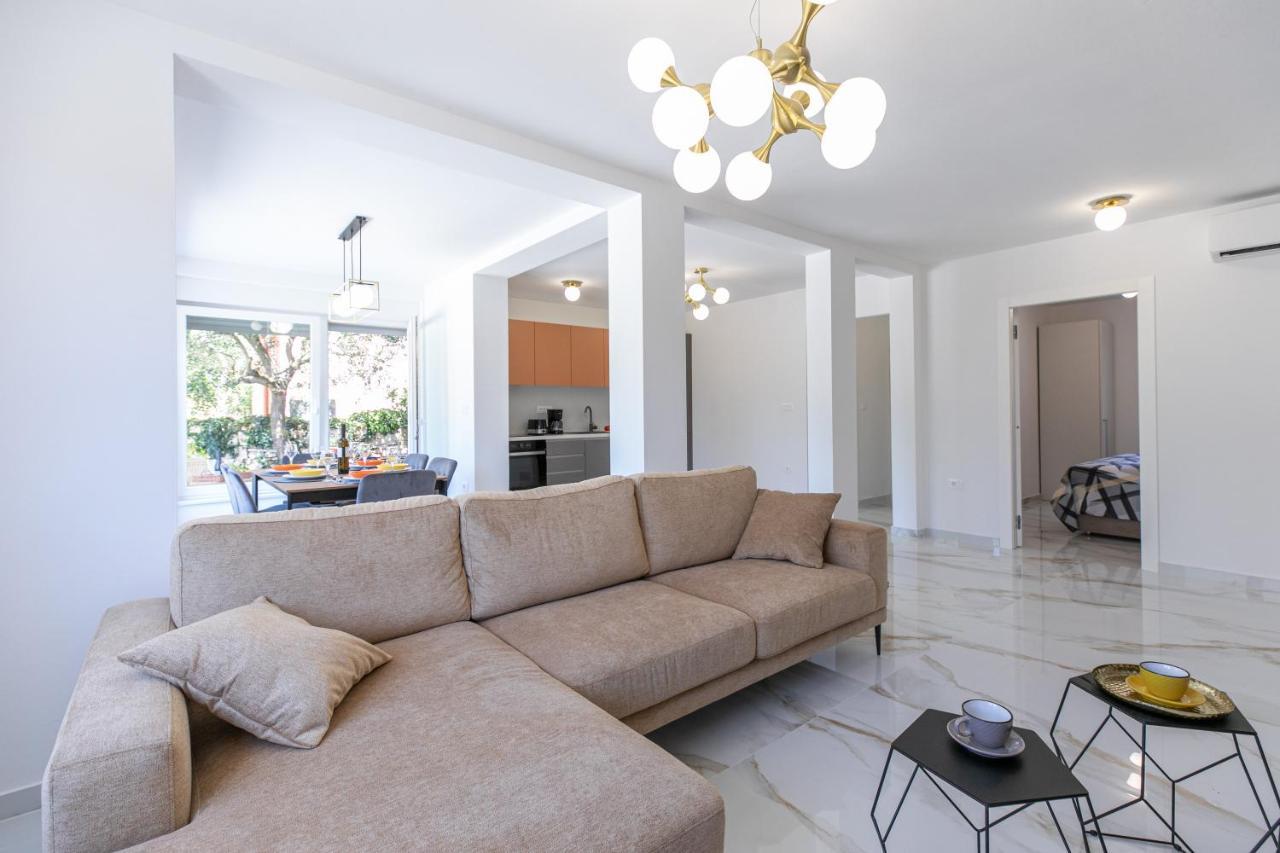 Apartman Suzi พูลา ภายนอก รูปภาพ