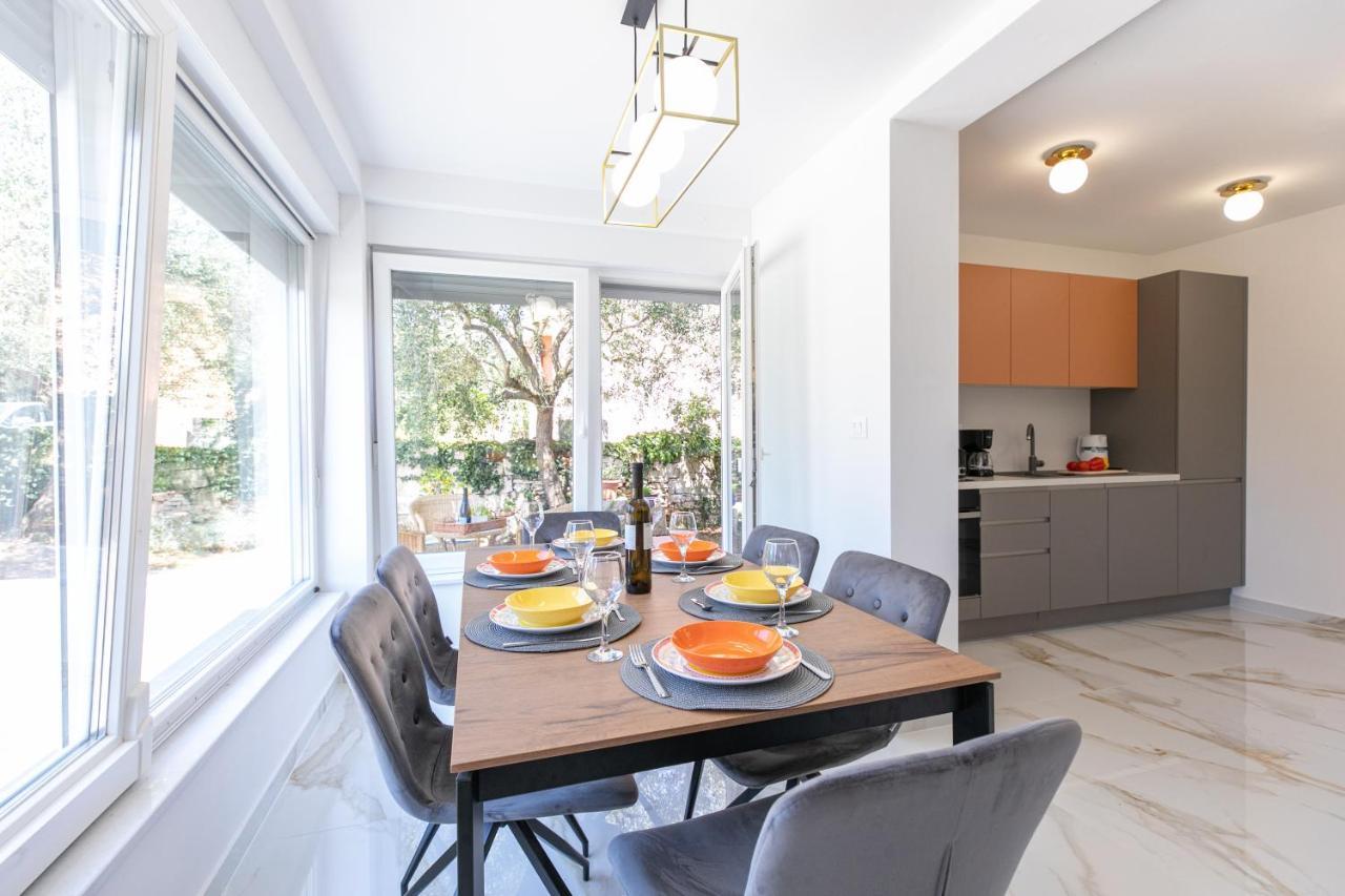Apartman Suzi พูลา ภายนอก รูปภาพ