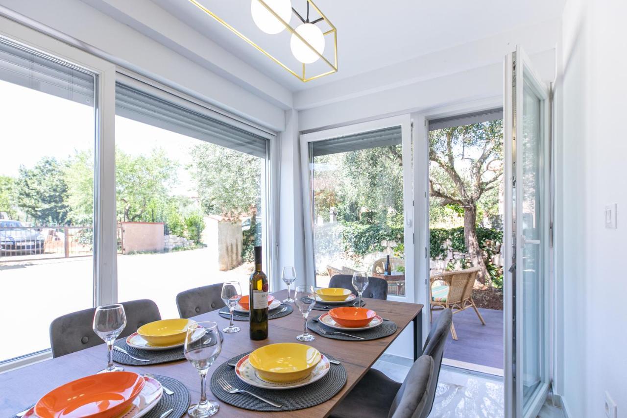 Apartman Suzi พูลา ภายนอก รูปภาพ